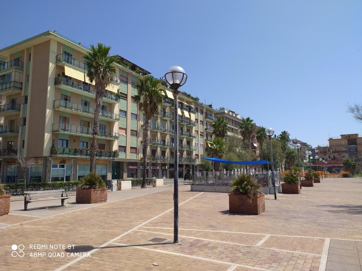 B & B Civico 6 Rooms Salerno Exterior foto