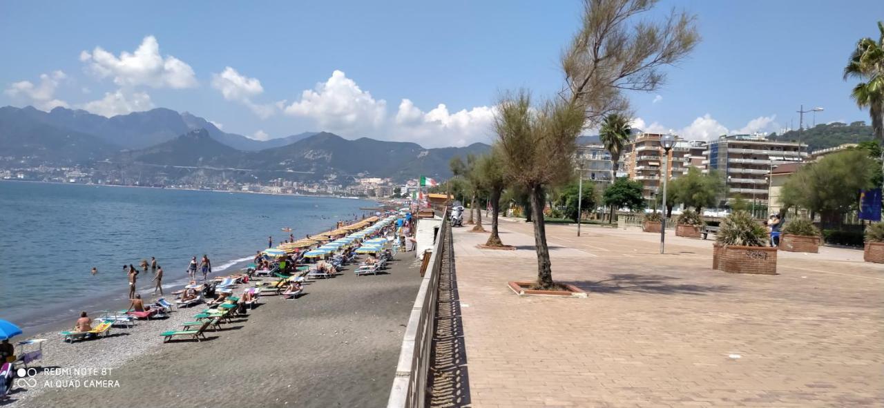 B & B Civico 6 Rooms Salerno Exterior foto