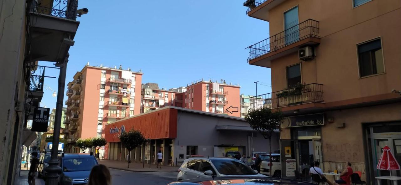 B & B Civico 6 Rooms Salerno Exterior foto