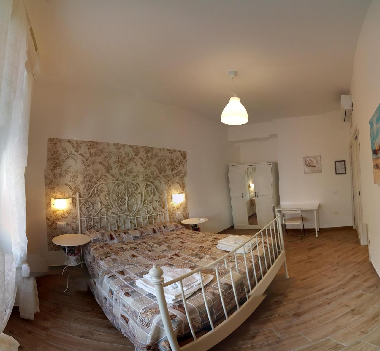 B & B Civico 6 Rooms Salerno Exterior foto