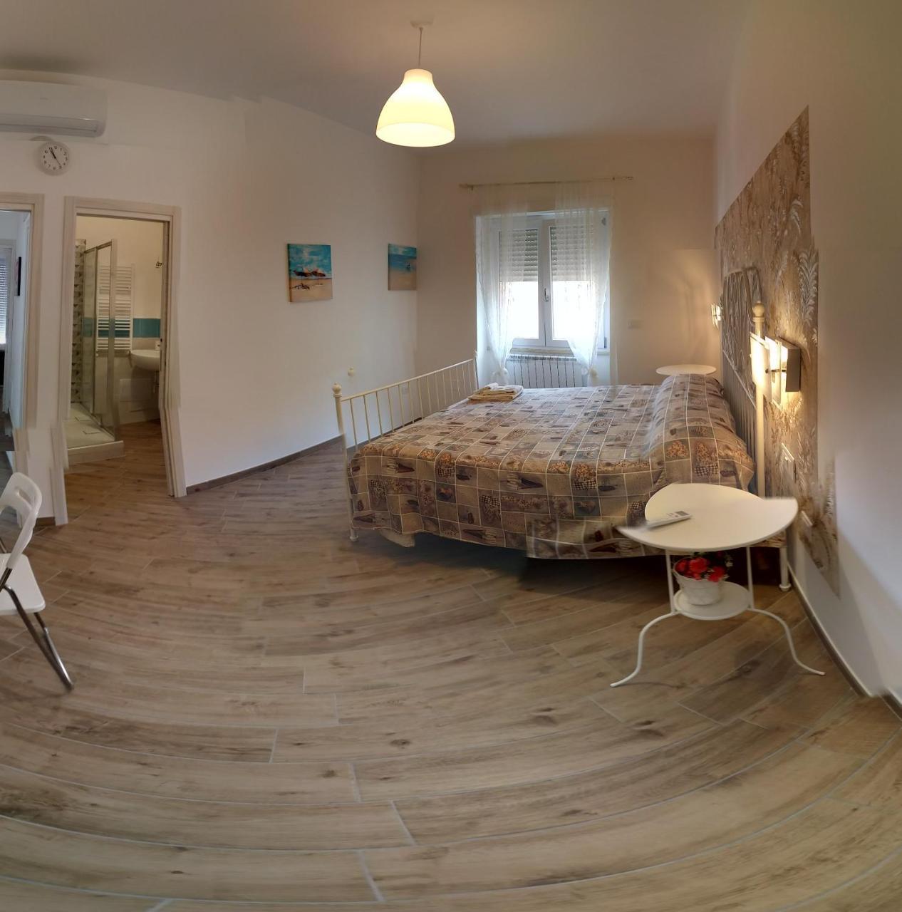 B & B Civico 6 Rooms Salerno Exterior foto